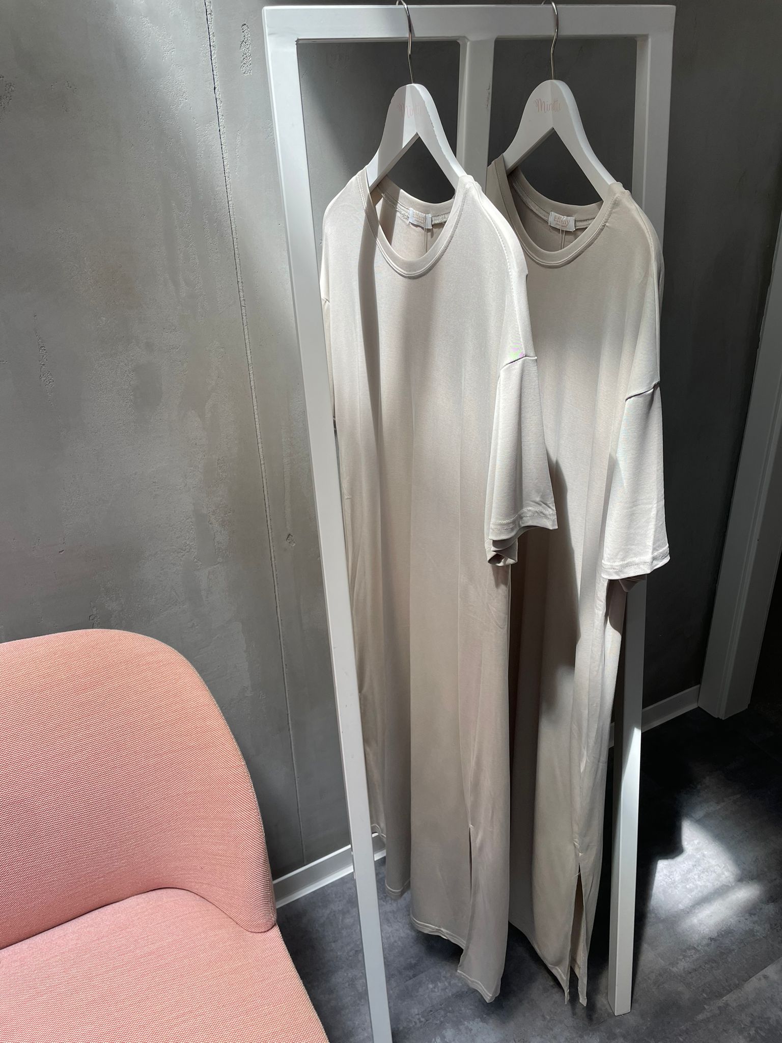 Minette Basic T-Shirt Kleid beige